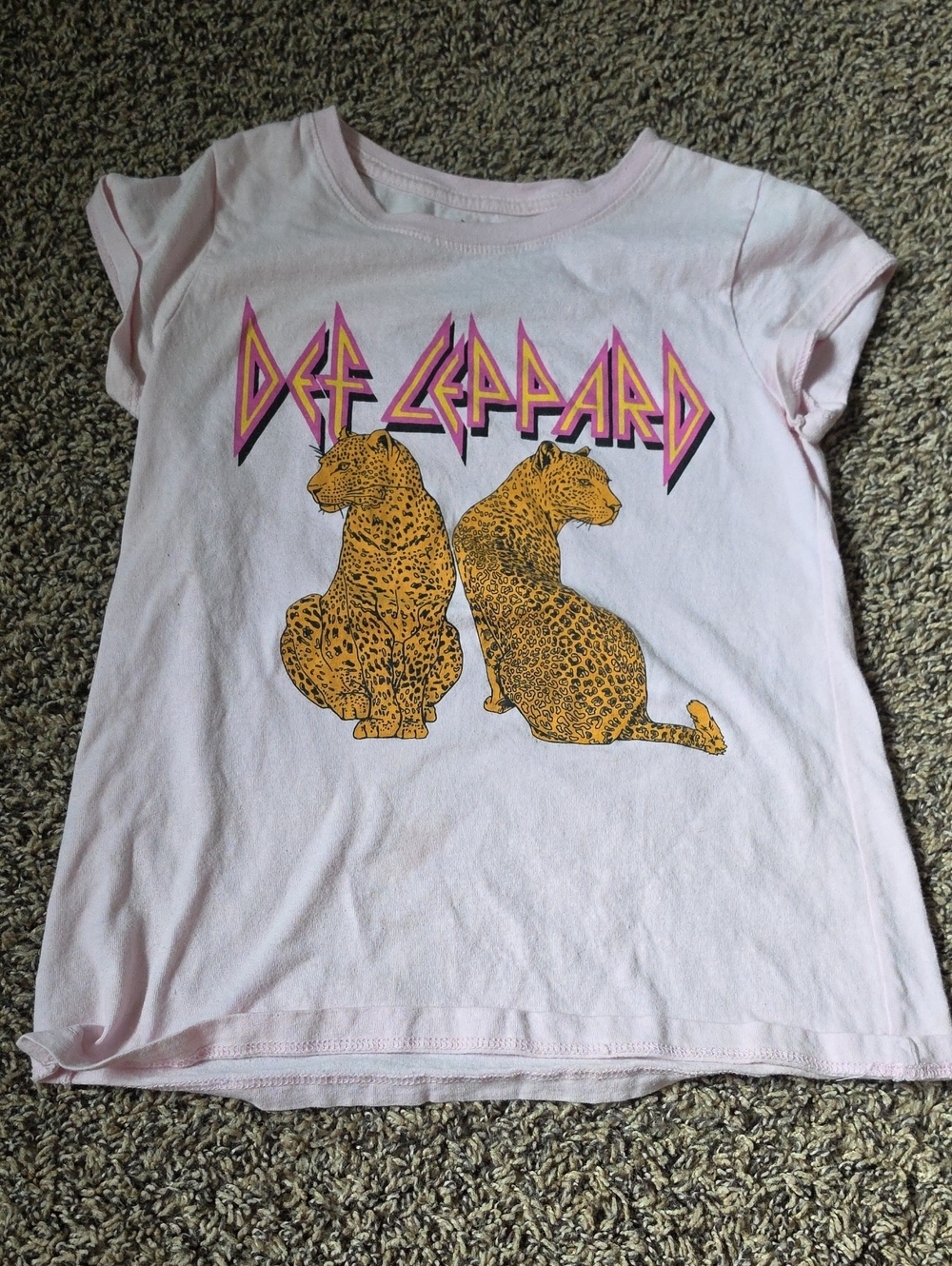 Def Leppard Pink Kids Short Sleeve Graphic Tee